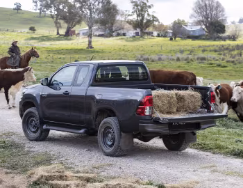Toyota Hilux SR Xtra Cab [Australia] '2020–24