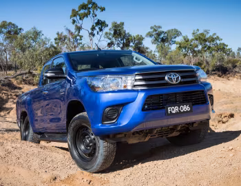 Toyota Hilux SR 4×4 Xtra Cab [Australia] '2015–20