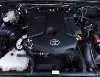 Bajo el capó Toyota Hilux SRX Single Cab [South Africa] '2026