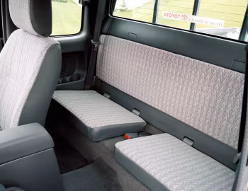Interior Toyota Hilux Xtra Cab [UK-spec] '2001–05