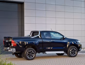 Toyota Hilux Xtra Cab "Black Platinum" '2017–20