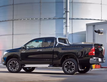 Toyota Hilux Xtra Cab "Black Platinum" '2017–20