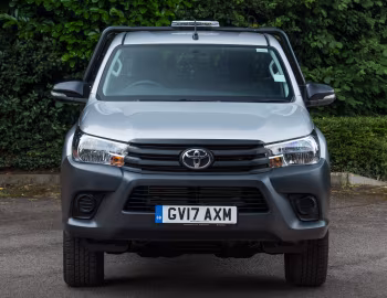 Toyota Hilux Xtra Cab Tipper [UK-spec] '2017–20