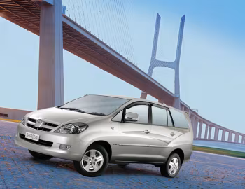 Toyota Innova '2004–08
