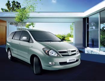 Toyota Innova '2004–08