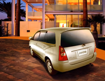Toyota Innova '2004–08