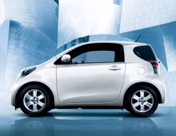 Toyota iQ [Japan] (KGJ10) '11.2008–03.2016