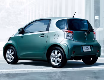 Toyota iQ [Japan] (KGJ10) '11.2008–03.2016
