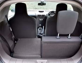 Ambos Toyota iQ³ [UK-spec] (KGJ10) '07.2009–05.2014
