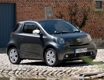 Toyota iQ³ [UK-spec] (KGJ10) '07.2009–05.2014