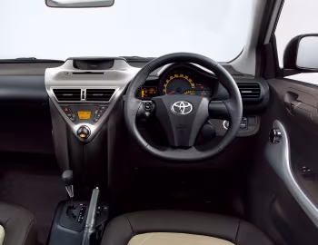 Panel frontal Toyota iQ [Japan] (KGJ10) '11.2008–03.2016