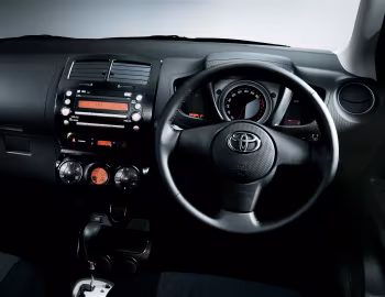 Panel frontal Toyota Ist '07.2007–05.2016