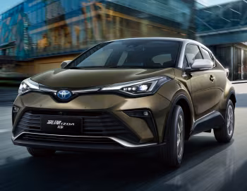 Toyota Izoa Hybrid '2021–23