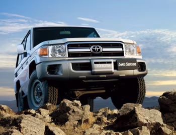 Toyota Land Cruiser (J71) '2007–pr.