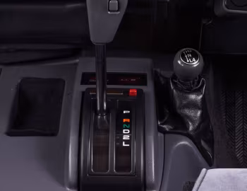 Interior Toyota Land Cruiser LX turbo Diesel [Japan] (BJ74) '1987–88