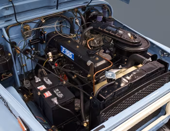 Bajo el capó 1969–73 Toyota Land Cruiser Canvas Top [North America] (FJ40) '1968–73