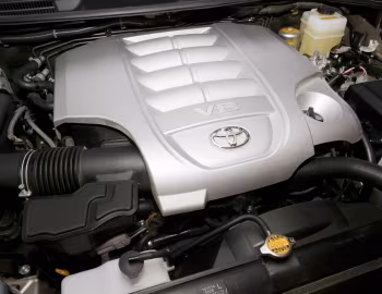 Bajo el capó 2008–12 Toyota Land Cruiser [North America] (URJ200) '2007–12