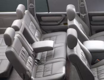 Interior Toyota Land Cruiser VX [UAE] (J100-101) '2005–07