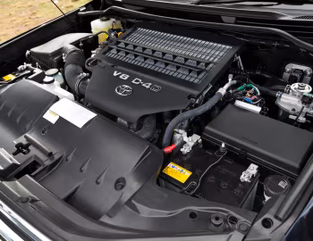 Bajo el capó Toyota Land Cruiser 200 VX [Australia] (UZJ200) '2015–21