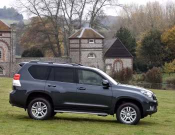 Toyota Land Cruiser 5-door [UK-spec] (150) '2009–13