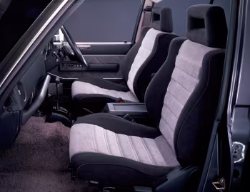 Interior Toyota Land Cruiser 60 VX High Roof (FJ62G) '1987–89