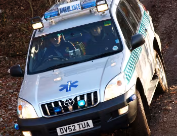 Toyota Land Cruiser Ambulance [UK-spec] (J120W) '2002–09
