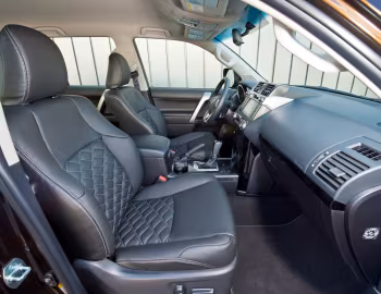 Interior Toyota Land Cruiser "Challenger" [Netherlands] (150) '2017
