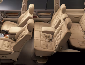 Interior Toyota Land Cruiser Cygnus (UZJ100W) '2005–07