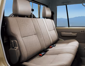 Interior Toyota Land Cruiser Double Cab [UAE] (J79) '2012–pr.