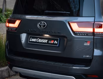 Toyota Land Cruiser GR-S HEV [South Africa] (300) '2026