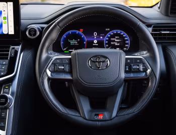 Торпедо Toyota Land Cruiser GR-S HEV [South Africa] (300) '2026