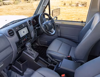 Interior Toyota Land Cruiser GX Single Cab Chassis [Australia] (J79) '2023–pr.