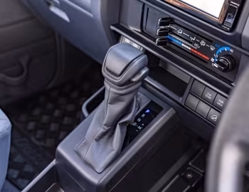 Interior Toyota Land Cruiser GXL Double Cab Chassis [Australia] (J79) '2023–pr.