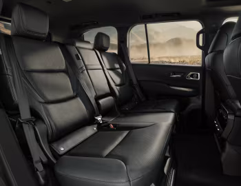 Interior Toyota Land Cruiser Performance Hybrid [EU-spec] (300) '2026
