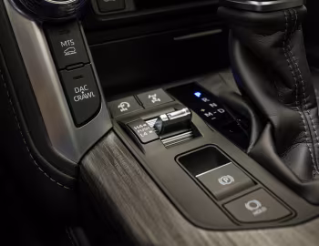Interior Toyota Land Cruiser Performance Hybrid [EU-spec] (300) '2026