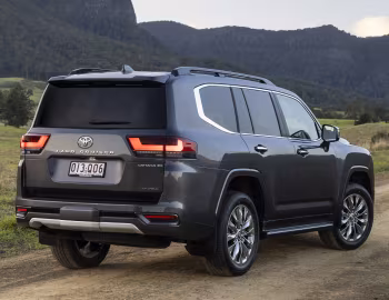 Toyota Land Cruiser performance hybrid Sahara ZX [Australia] (300) '2026