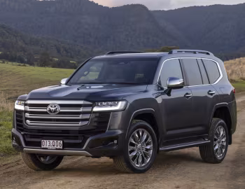 Toyota Land Cruiser performance hybrid Sahara ZX [Australia] (300) '2026