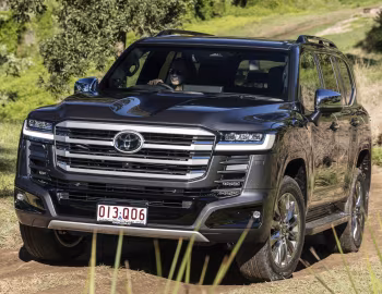 Toyota Land Cruiser performance hybrid Sahara ZX [Australia] (300) '2026