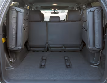Interior Toyota Land Cruiser "Invincible" 5-door [UK-spec] (J120W) '06.2007–05.2009