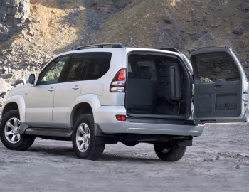 Toyota Land Cruiser "Invincible" 5-door [UK-spec] (J120W) '06.2007–05.2009