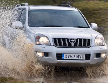 Toyota Land Cruiser "Invincible" 5-door [UK-spec] (J120W) '06.2007–05.2009