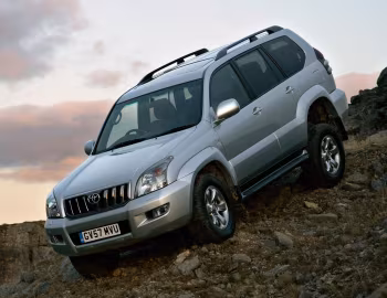 Toyota Land Cruiser "Invincible" 5-door [UK-spec] (J120W) '06.2007–05.2009