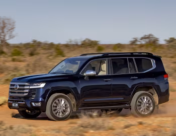 Toyota Land Cruiser Sahara ZX [Australia] (300) '2021–pr.