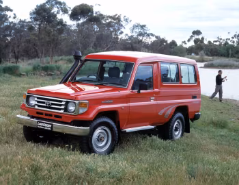 Toyota Land Cruiser Turbo Diesel RV Troop Carrier [Australia] (J78) '2001–06