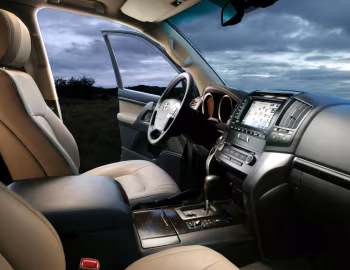 Interior Toyota Land Cruiser V8 (UZJ200) '2007–12