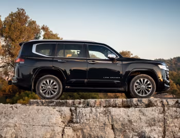 Toyota Land Cruiser VX-R HEV [Middle East] (300) '2025–pr.