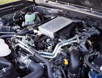 Bajo el capó Toyota Land Cruiser VX [South Africa] (J76) '2024–pr.