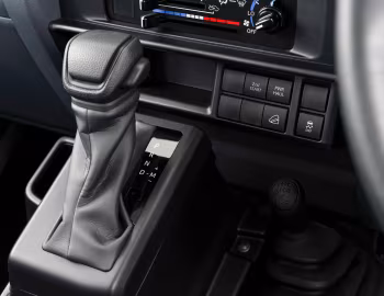 Interior Toyota Land Cruiser VX [South Africa] (J76) '2024–pr.
