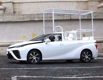 Toyota Mirai Popemobile '2019