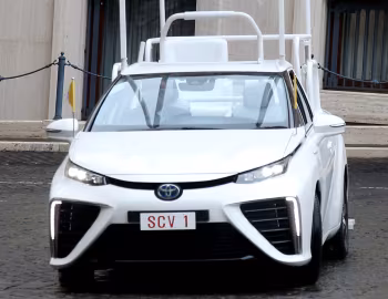 Toyota Mirai Popemobile '2019